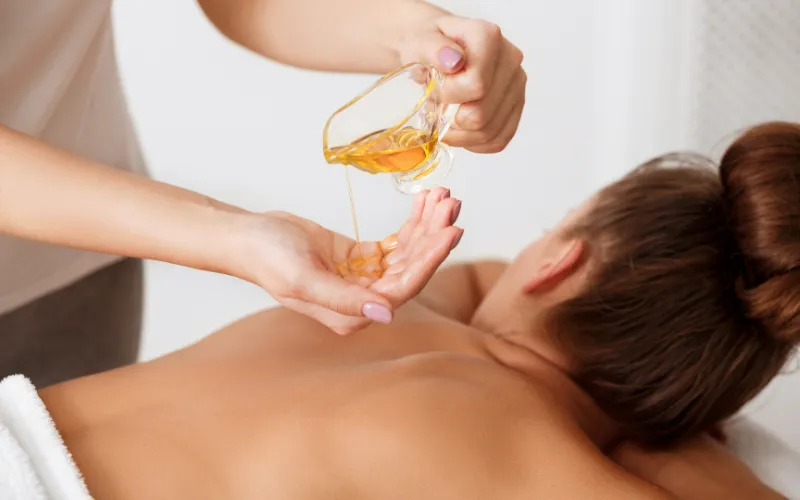 Relaxing Aromatherapy body massage with natural oils in Nungambakkam